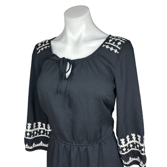 Old Navy Black White Embroidered 3/4 Sleeve Keyhole Neck Blouson Mini Dress Sz M - Picture 4 of 4